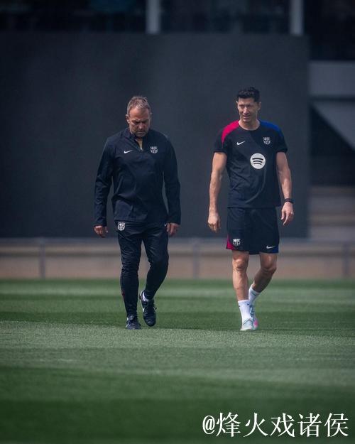 莱万缺席巴萨合练，仅在健身房进行预防训练